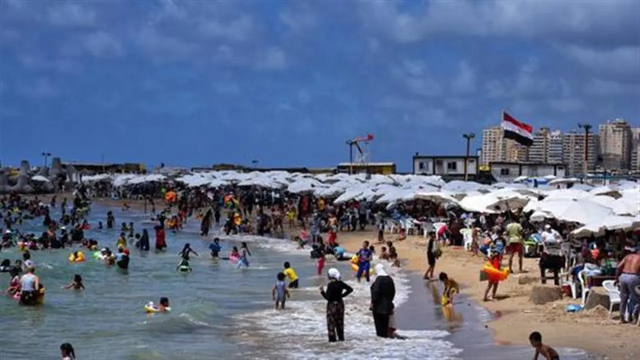 طقس الإسكندرية غدا.. تراجع درجات الحرارة وهطول أمطار